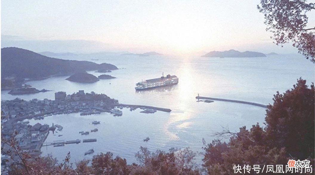 【时尚一点】跟《戴珍珠耳环的少女》学搭配，把珍珠带出灵动和少女感