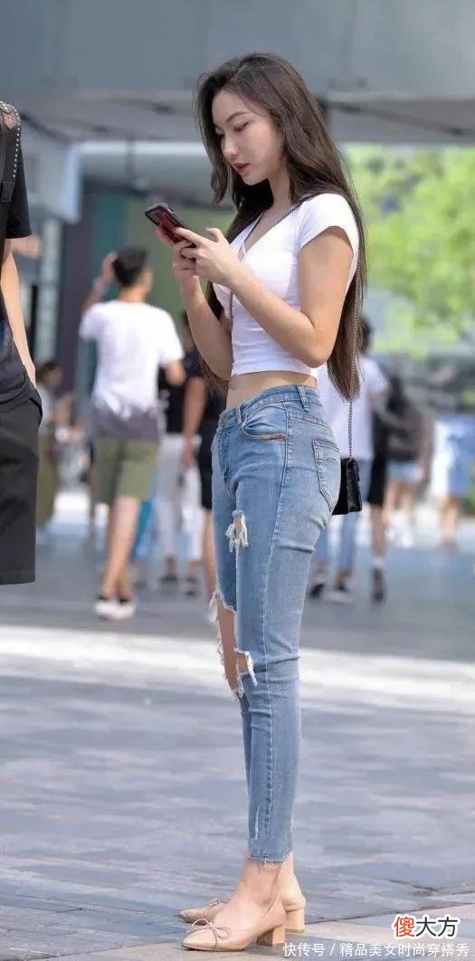 【就爱时尚】正点靓女穿搭紧身牛仔裤 性感迷人 街拍美图合集分享展示