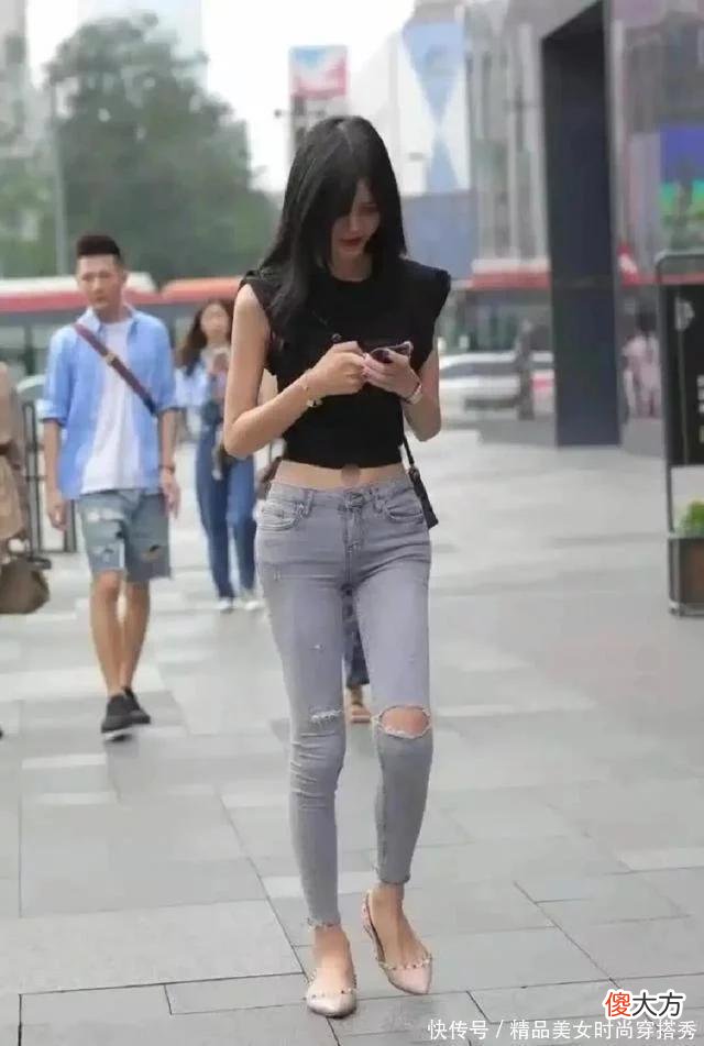 【就爱时尚】正点靓女穿搭紧身牛仔裤 性感迷人 街拍美图合集分享展示