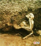 【爱历史】考古学家发掘4000年前的青海喇家遗址