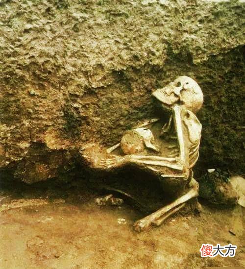 【爱历史】考古学家发掘4000年前的青海喇家遗址