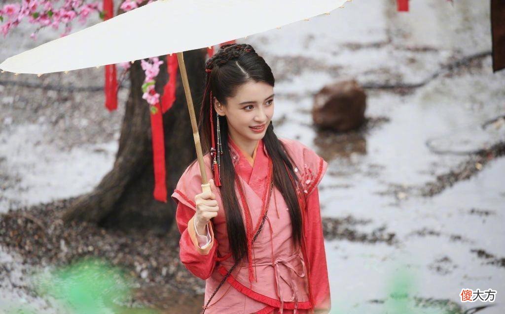 【时尚一点】欧阳娜娜《萌探2》路透来袭，赵灵儿pk林月如，谁更完美