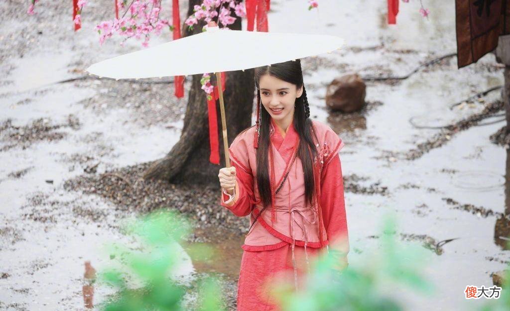 【时尚一点】欧阳娜娜《萌探2》路透来袭，赵灵儿pk林月如，谁更完美