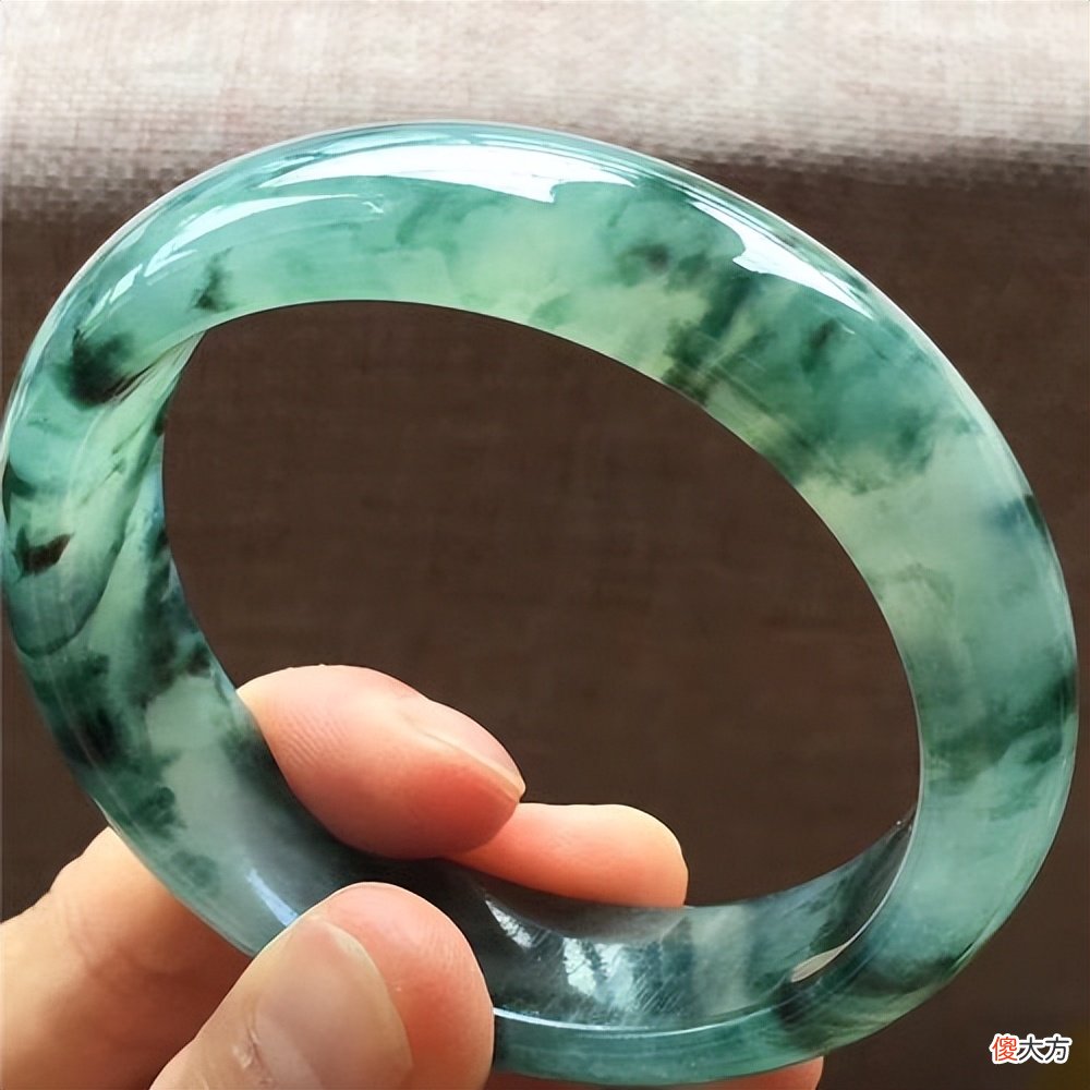 【就爱时尚】你买手镯的时候，会不会有这样的想法？