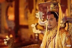 【爱历史】皇帝准备杀掉将军，将军知道后对心腹说：皇帝让我把你们都处决了