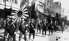 【历史故事】东京火攻：也被称为“李梅烧烤”，造成几十万日本人丧生