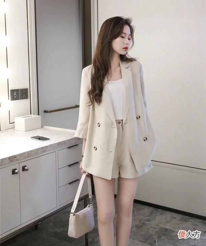 【时尚一点】品味高级的女人，少穿牛仔短裤，西装短裤优雅得体，上班也能穿