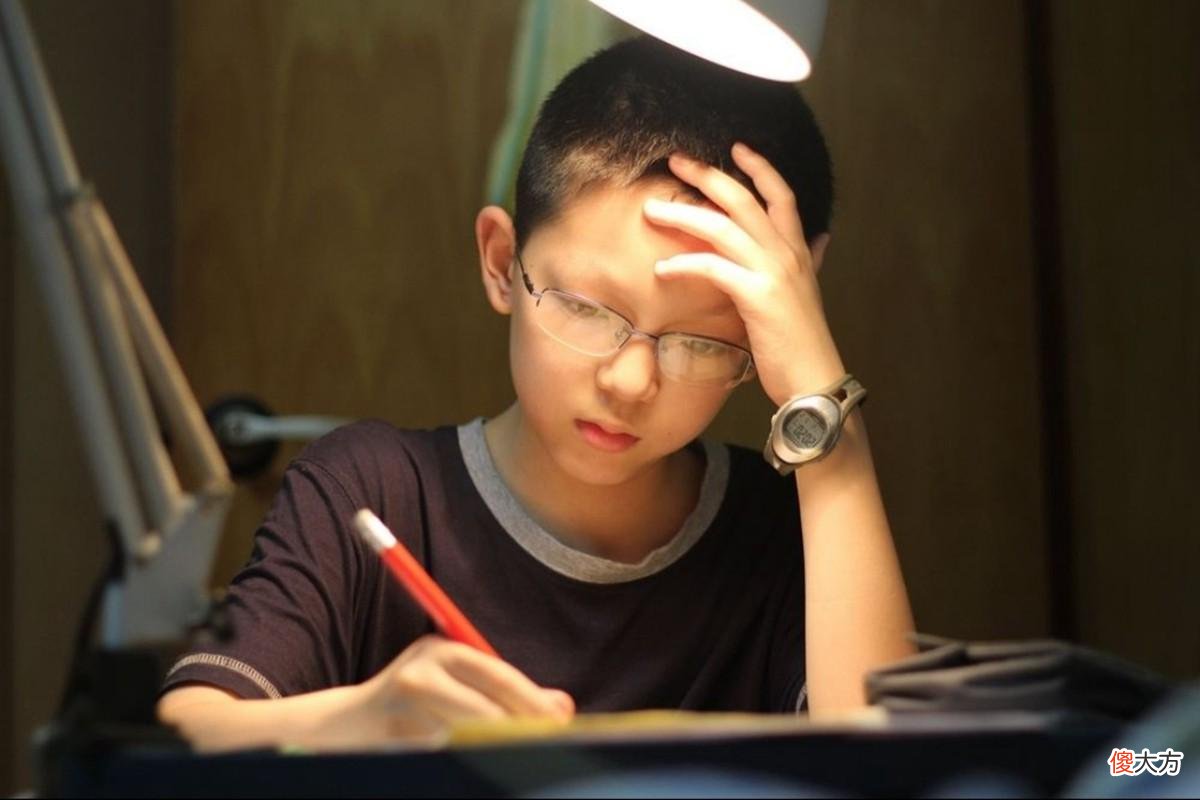 孩子考入重点高中，分享经验：初中三年孩子的问题最多要守住底线