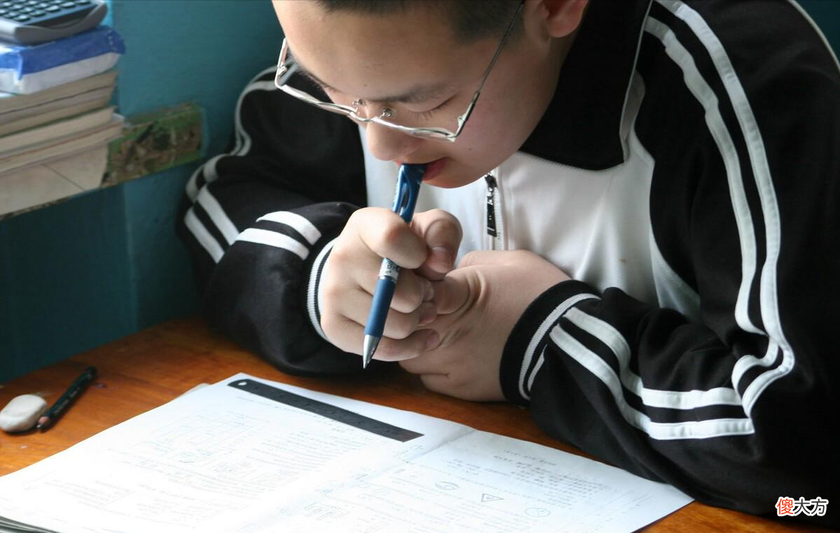 孩子考入重点高中，分享经验：初中三年孩子的问题最多要守住底线