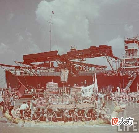 【爱历史】老照片 民国时期上海最后一次赛龙舟 好不热闹