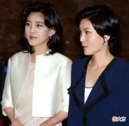 【时尚一点】三星大公主二公主同框，穿衣看出富贵气质，配色挺高级的