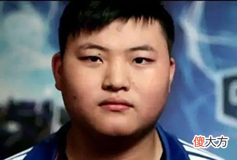 【游戏世界】LOL：Uzi夏季赛无缘首发，直播摆烂玩梦幻，Doinb一句话说出实情
