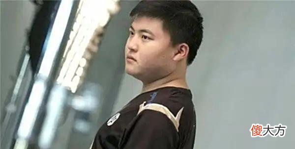 【游戏世界】LOL：Uzi夏季赛无缘首发，直播摆烂玩梦幻，Doinb一句话说出实情