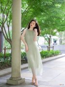 【就爱时尚】夏天来了穿裙子，三个时尚穿搭小技巧得掌握，照着穿显瘦又有气质
