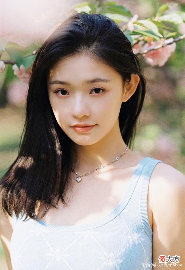 【时尚一点】为什么说林允是娱乐圈的“小仙女”？