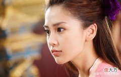 【就爱时尚】娱乐圈颜值的天花板，angelababy的这款裙子设计感满满