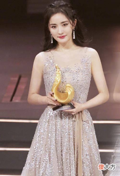 【时尚一点】杨幂客串《枕上书》最美代表，大图模式重新看回杨幂的形象