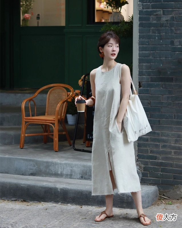 【时尚一点】上了年纪的女人，建议“多穿裙、少穿裤”，这3条裙子减龄得体