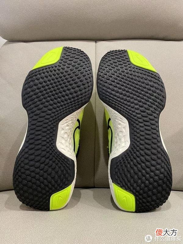 【时尚一点】超舒服的跑鞋NIKE ZOOMX INVINCIBLE RUN FK