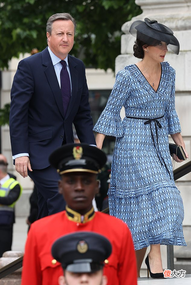 【时尚一点】6任英国首相齐聚王室典礼！梅姨罕见穿裙好惊艳，不输第一夫人们