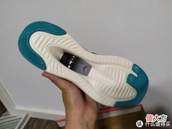 【就爱时尚】特步 氢风科技 5.0 简单开箱体验