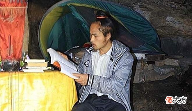 【历史故事】医科大学生隐居窑洞8年：闲时拉琴渴了喝溪水，没钱了打零工护理