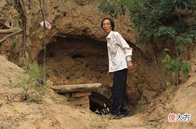 【历史故事】医科大学生隐居窑洞8年：闲时拉琴渴了喝溪水，没钱了打零工护理