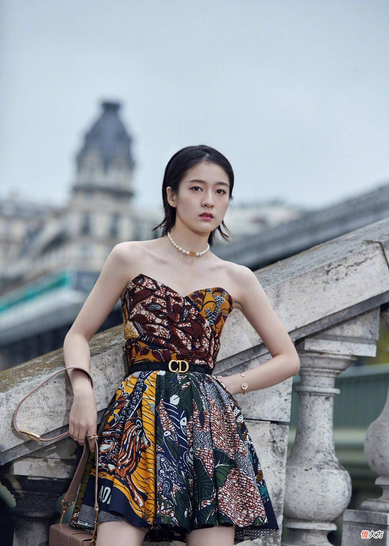 【时尚一点】张雪迎的健身装扮可以看出她的穿搭风格偏简约设计的风格