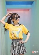 【就爱时尚】李小璐又晒美照，纤细身材穿一身黄裙，不愧是“影后”