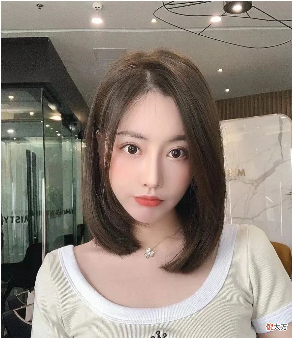 【时尚一点】这才是当下最火的发型，利落个性很有特色，剪完就是美