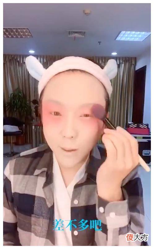 【就爱时尚】女人穿男装很帅，男人穿女装很美，不管怎么穿衣服