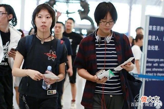 【时尚一点】窦佳媛的休闲运动风穿搭，你喜欢哪种？