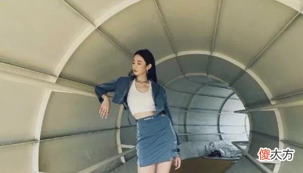 【就爱时尚】张艺凡逆天的长腿完美呈现，这个女团的腿不只是说说而已