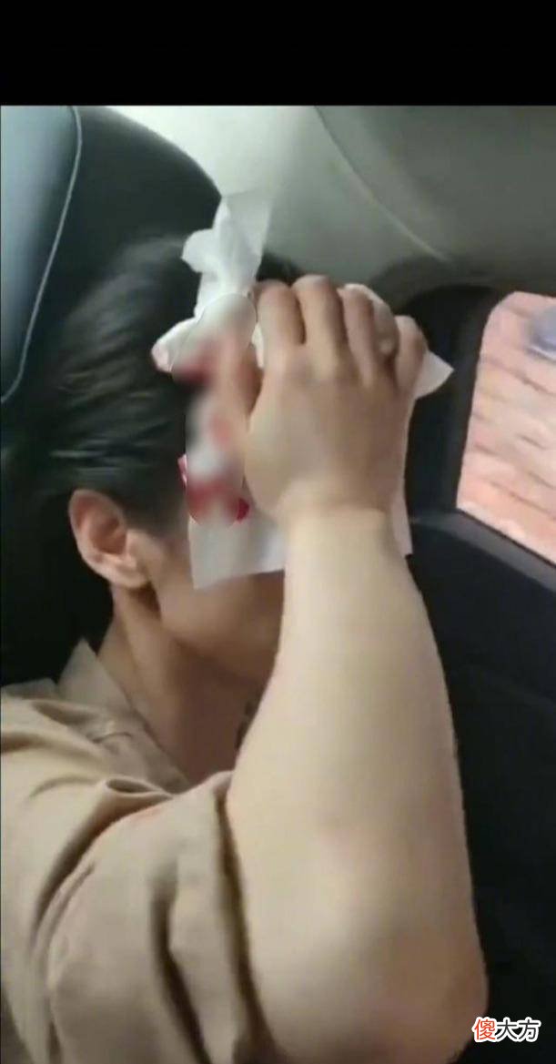 【就爱时尚】乘风破浪的姐姐黄圣依现身芒果夜，颜值身材双双在线