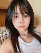 【就爱时尚】谭松韵怼脸镜头下依旧水润到爆，单单红唇反而会显得她更加俏皮