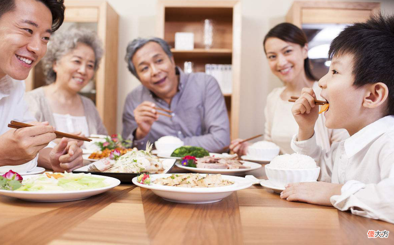越来越多孩子“早发育”，身高发育时间被压缩，家长需提前预防