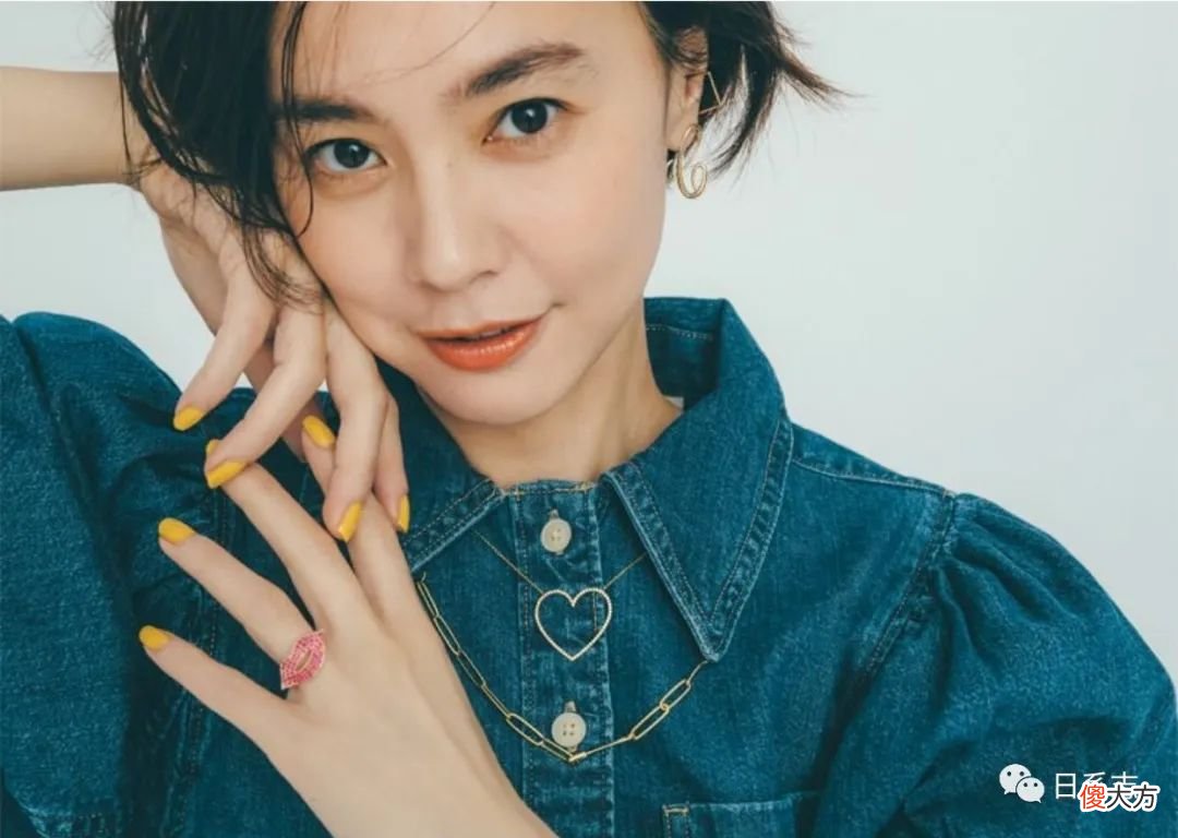 【时尚一点】学日本女生这样戴戒指快要破产了，但是真的上瘾！