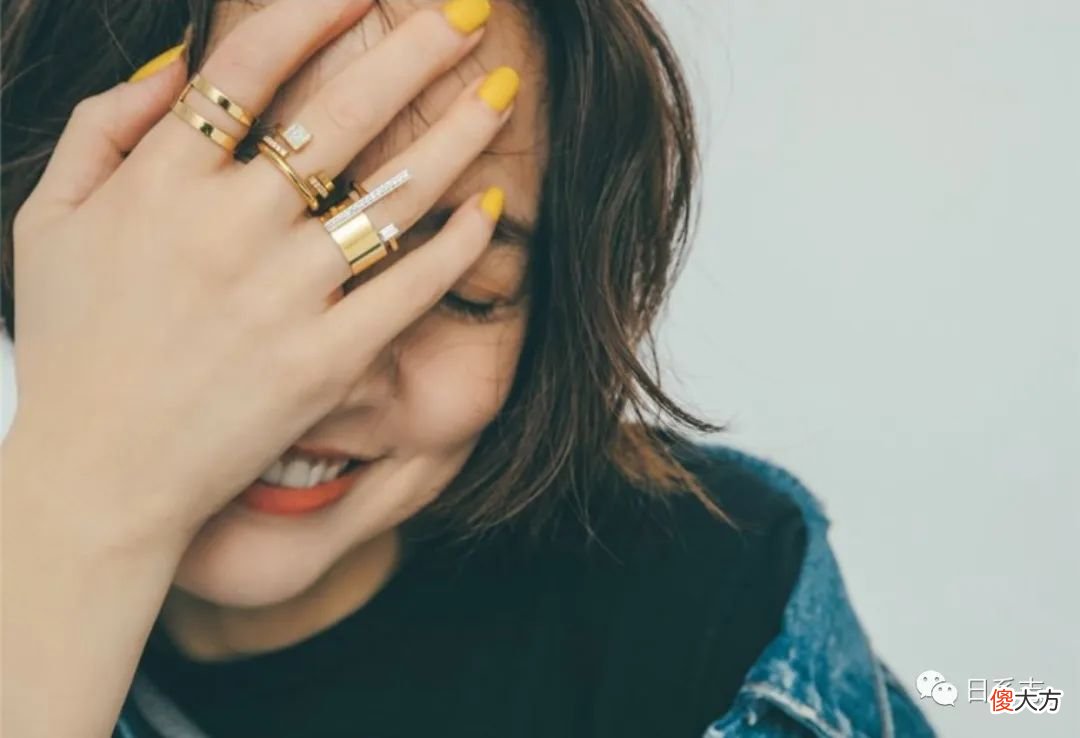 【时尚一点】学日本女生这样戴戒指快要破产了，但是真的上瘾！
