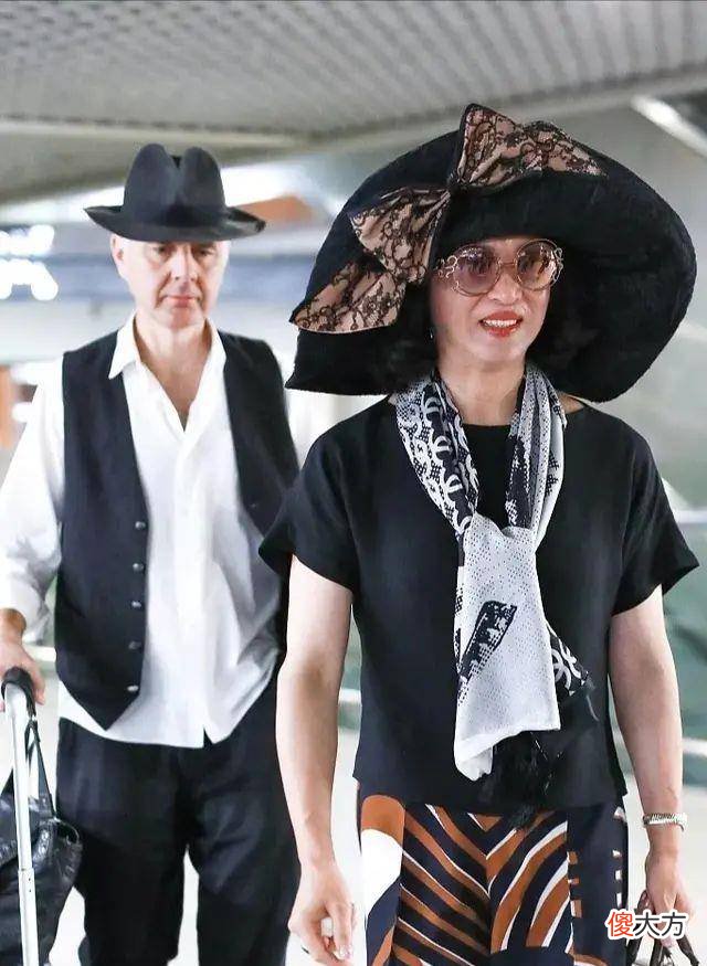 【就爱时尚】金星素颜照曝光，网友：不化妆的脸真的很老气