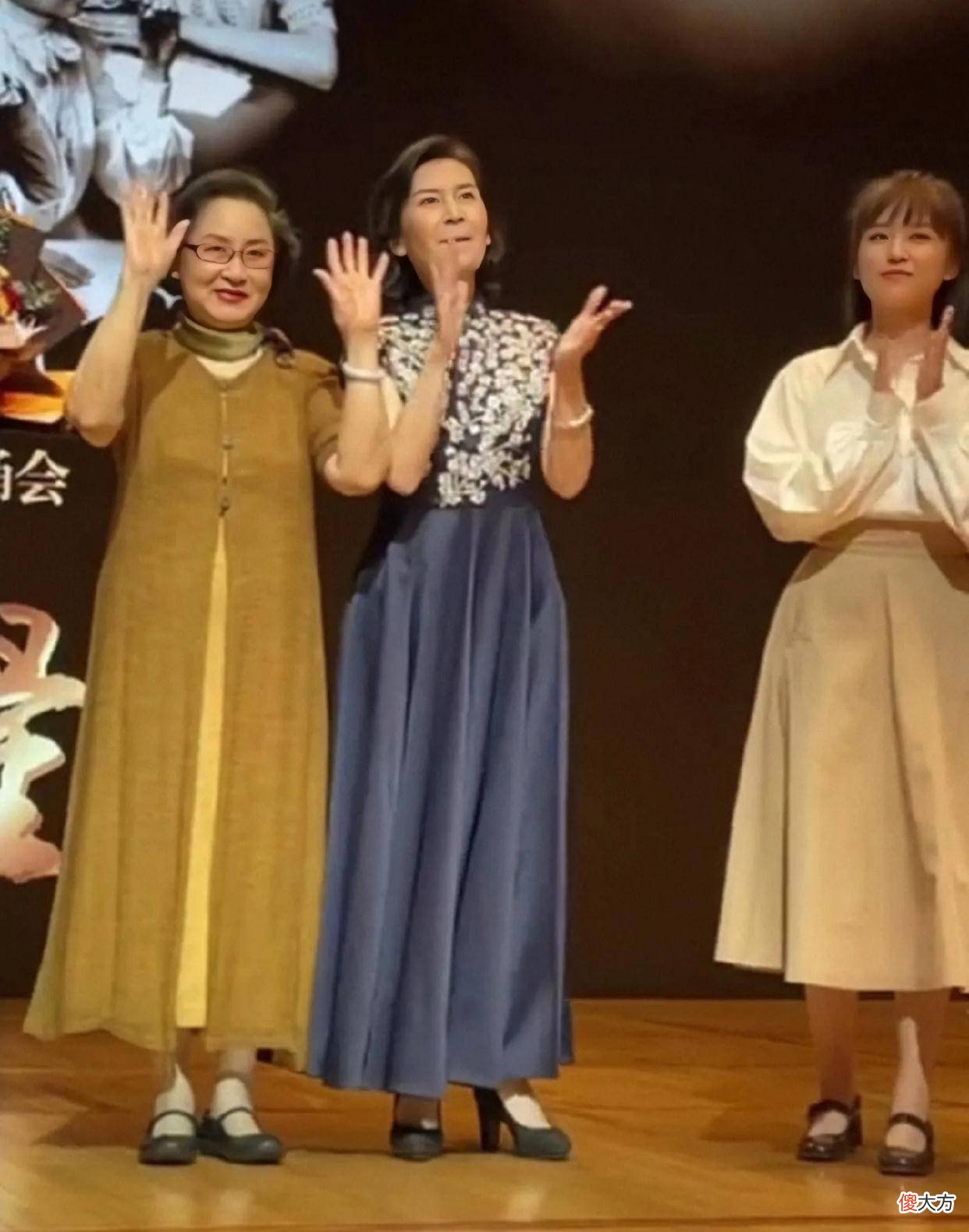 【时尚一点】63岁肖雄的连衣裙穿搭细节分析，凸显女性优雅高贵的必备选择
