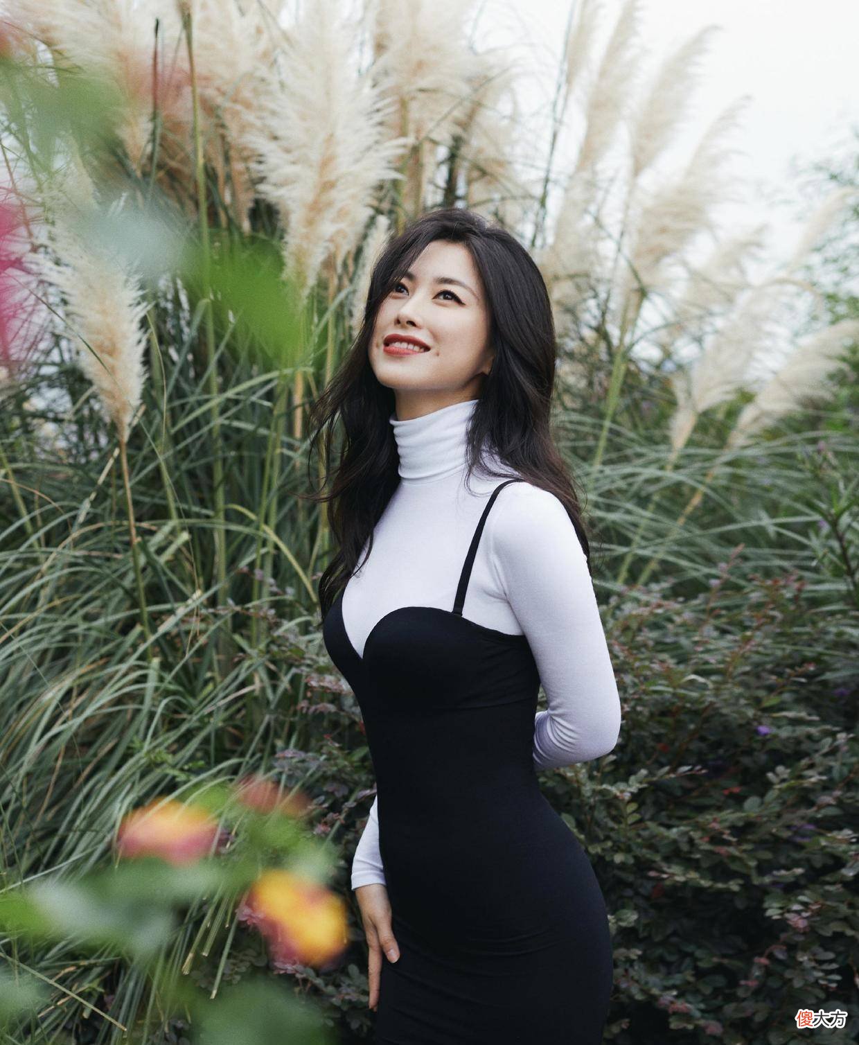 【时尚一点】知性女神怎么穿出高级感，不用太花哨，跟着朱珠就行