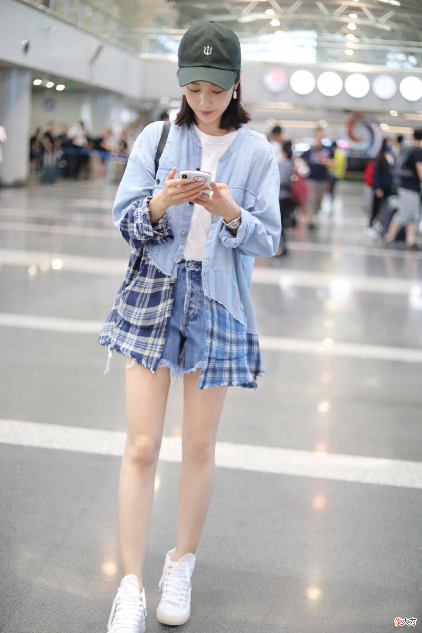 【时尚一点】李纯的粉色西装套装优雅不失端庄，女神魅力十足