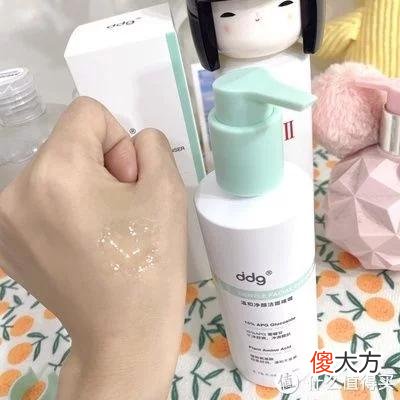 【就爱时尚】夏季油皮洁面奶怎么选，从氨基酸到水杨酸，多方位测评