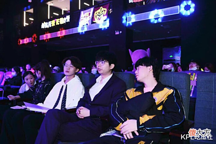 【游戏迷】Hero训练赛瓜:久酷成“太子爷”,经历出走事件后,久哲依旧委以重任