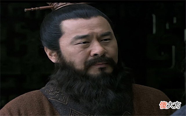 【历史故事】刘协一生最无奈的两句话，一句让曹操如惊弓之鸟，一句却贻笑千年