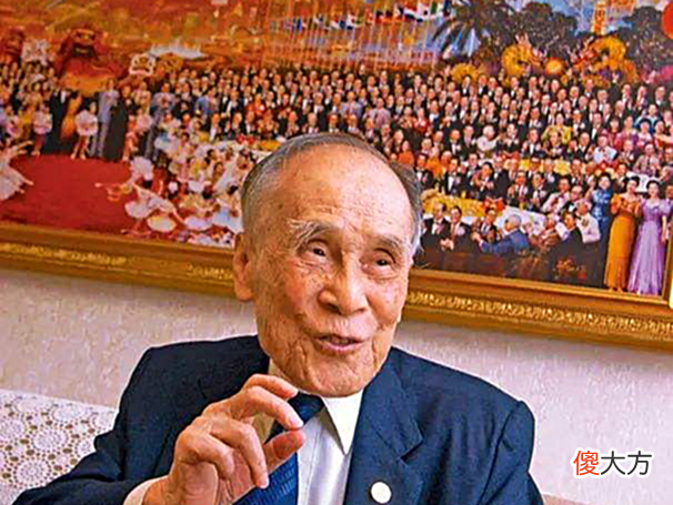 【历史故事】他身价千亿却一生都无房无车，李嘉诚亲自为他扶灵