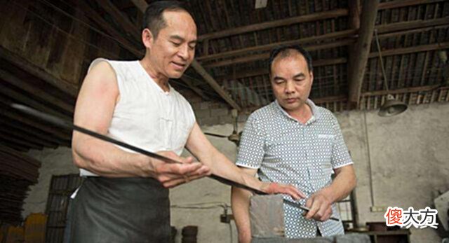 【历史故事】铸剑大师郑国荣:打造中国史上第一把陨铁剑追风,轻盈又锋利