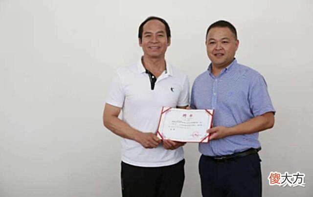 【历史故事】铸剑大师郑国荣:打造中国史上第一把陨铁剑追风,轻盈又锋利