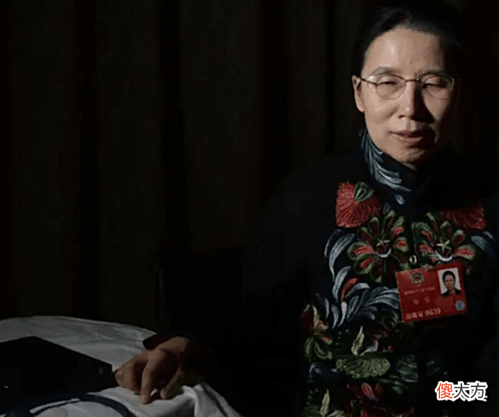 【历史故事】中科院女教授:29岁永久失明,丈夫带着女儿离开,8年后逆风翻盘