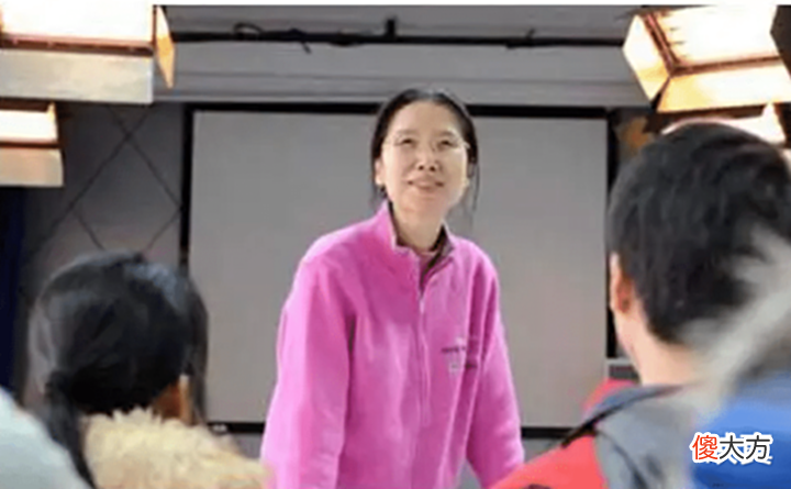 【历史故事】中科院女教授:29岁永久失明,丈夫带着女儿离开,8年后逆风翻盘